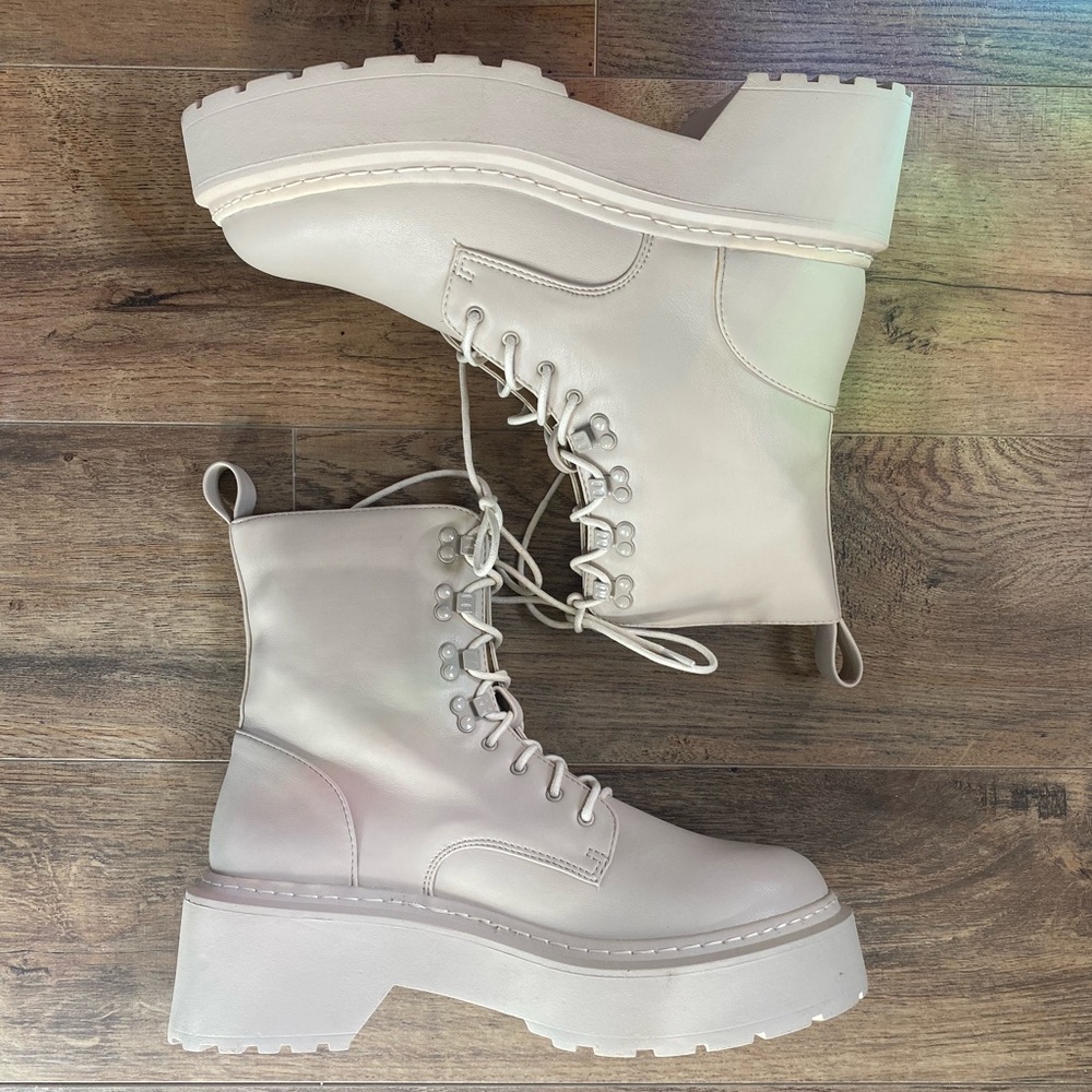 Lace up chunky sole ankle boot